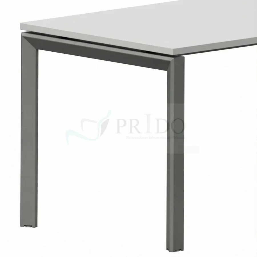 Detalle de fijación entre cubierta de melamina y estructura metálica de mesa de oficina.