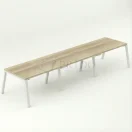 Mesa de reunión Enio en madera arena acadia con base metálica flexo blanca
