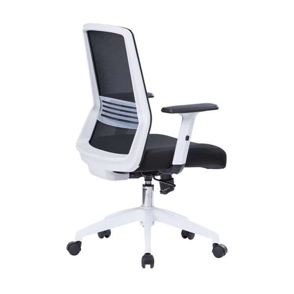 Silla de oficina ergonómica modelo Tossy en color blanco con respaldo alto.