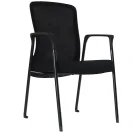 Silla de oficina negra con respaldo de malla y estructura metálica vista lateral.