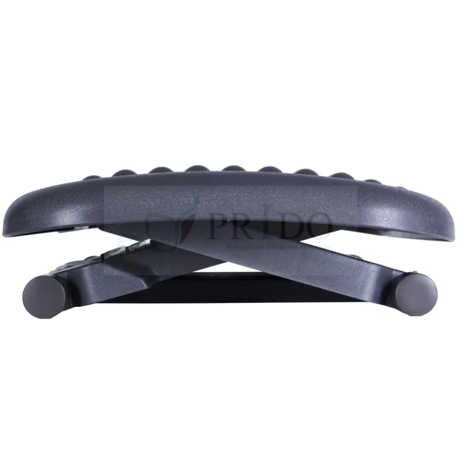 Reposapiés ergonómico con superficie antideslizante y base regulable para mejorar postura.