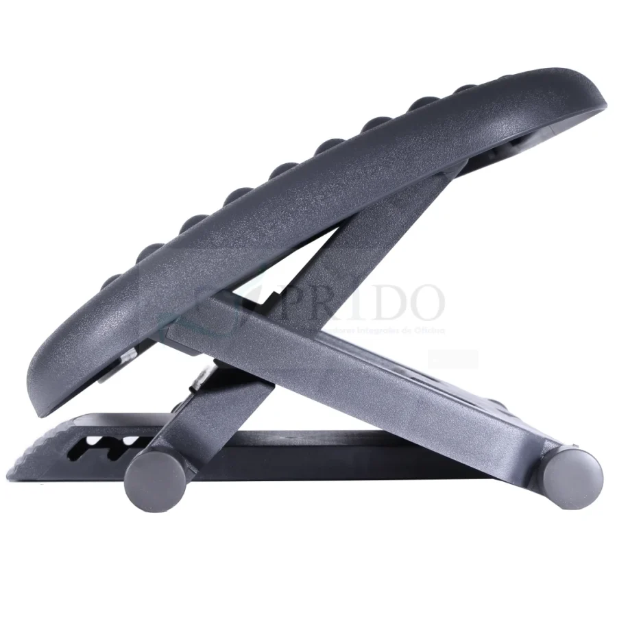 Apoya pies plástico resistente con diseño ergonómico y base estable para trabajo de oficina.