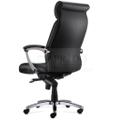 Silla gerencial Noa de cuero sintético negro con estructura robusta, apoyabrazos y base cromada giratoria.