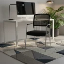 Imagen ambientada de SILLA SKILL NEW, sillas de visita para oficinas, espacios corporativos y home office en Chile.