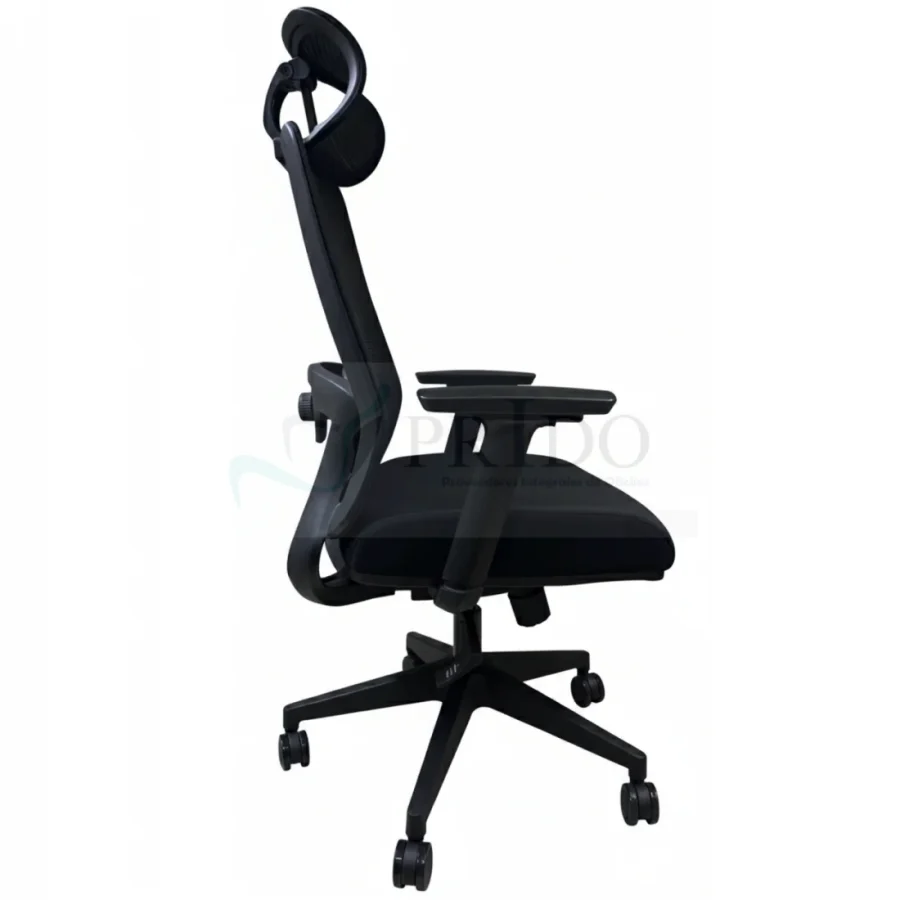 Vista lateral de la silla ergonómica Montreal negra, mostrando la curvatura del soporte lumbar ajustable y el perfil del reposacabezas.