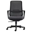Silla de oficina ergonómica frontal con asiento acolchado, respaldo de malla y palanca de ajuste de altura.