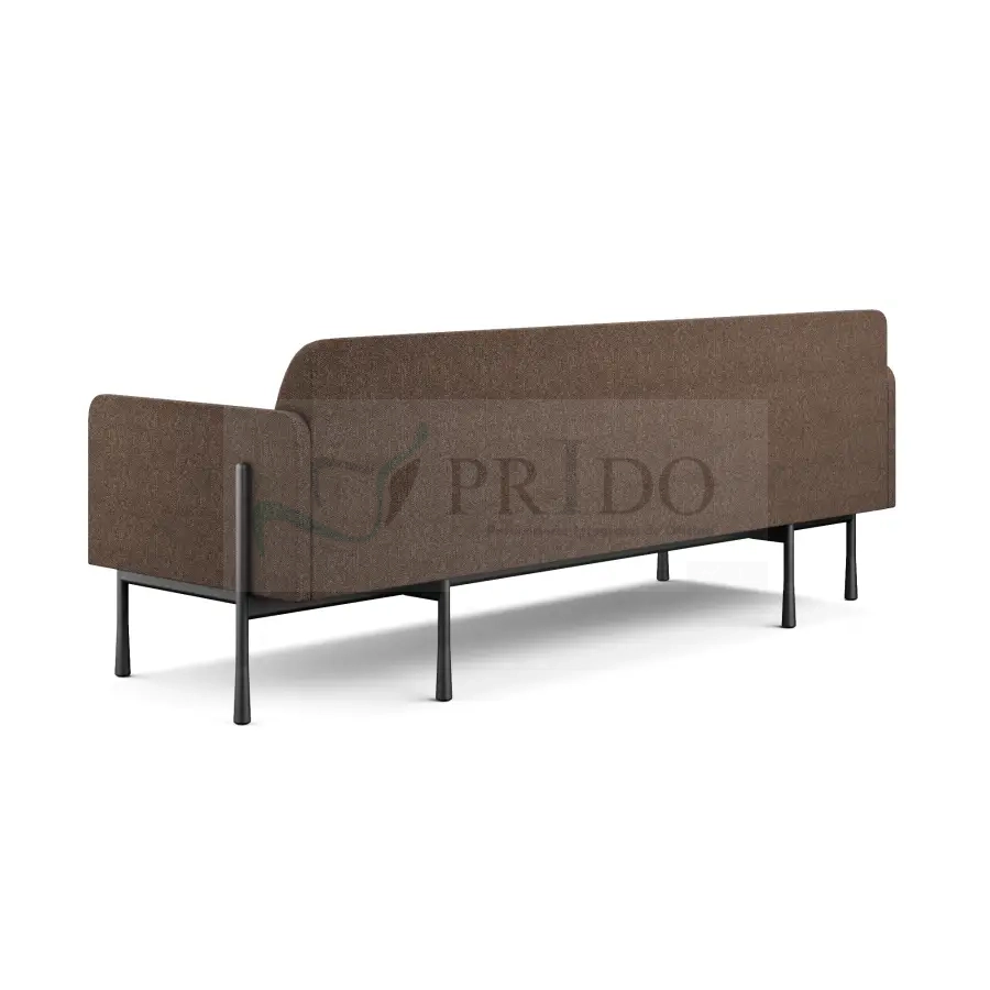 Sofá contemporáneo de 3 cuerpos en tela color café con respaldo alto y estructura metálica negra, diseño sobrio y elegante visto desde ángulo posterior, perfecto para oficinas o salas de reunión modernas.