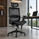 Silla ejecutiva Apolo con cabecero en malla negra en oficina moderna - Prido