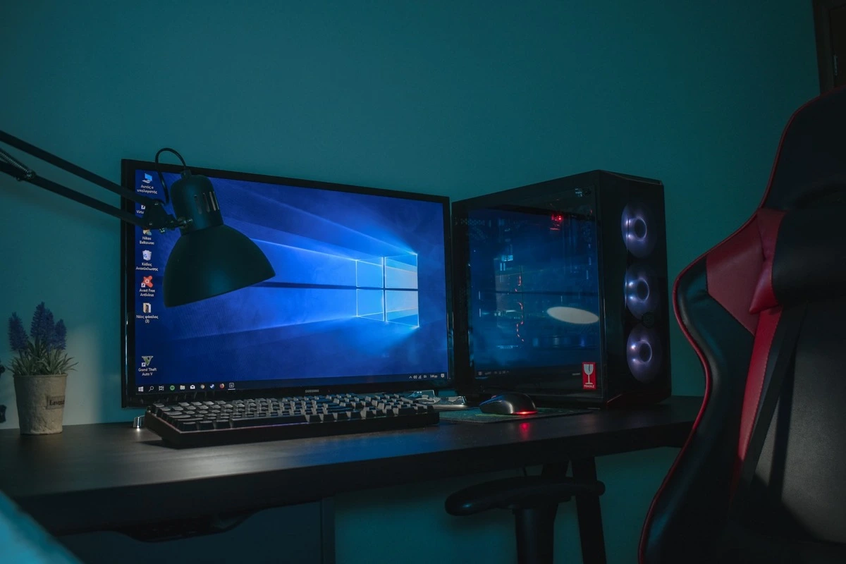 Silla Ergonómica vs. Gamer: ¿Cuál es mejor en Chile? (Guía 2026)
