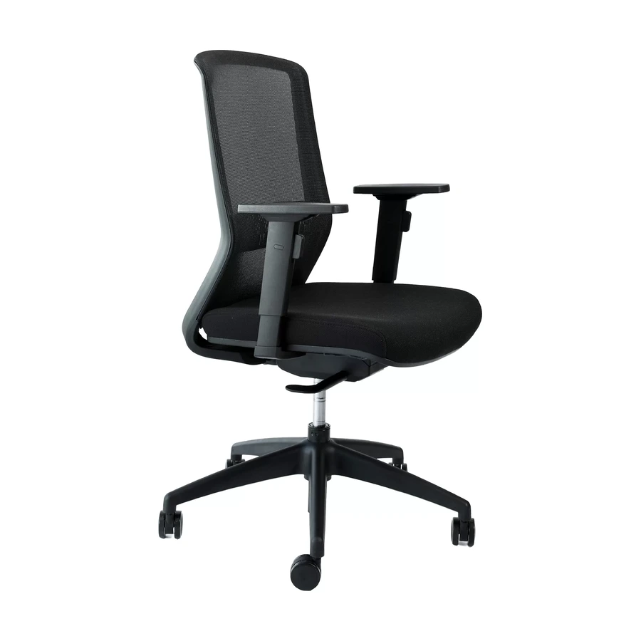Silla ejecutiva Big Boss negra vista tres cuartos con respaldo de malla y base de cinco ruedas