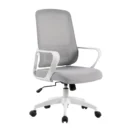 Silla operativa Niza gris con respaldo de malla y estructura blanca