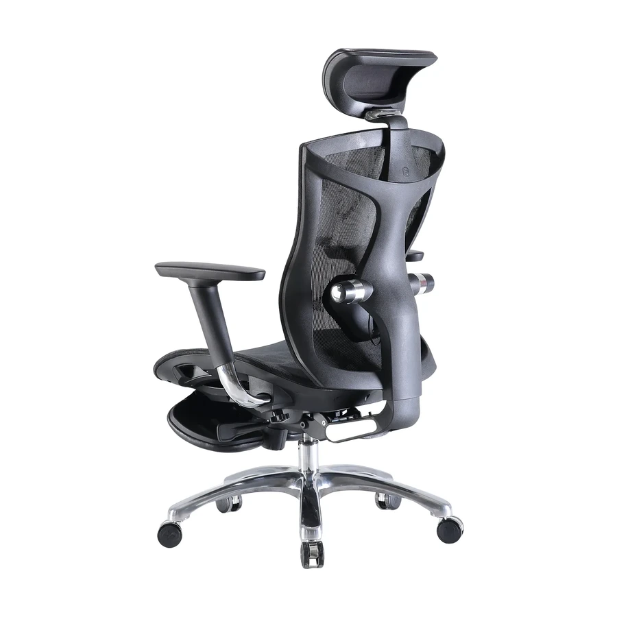 Silla ergonómica Karatza de malla, vista posterior tres cuartos