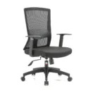Silla ergonómica Quios negra de malla con base de polipropileno, vista tres cuartos