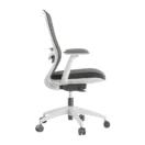 Silla ejecutiva Brooklyn gris con soporte lumbar y base blanca, vista lateral - Prido
