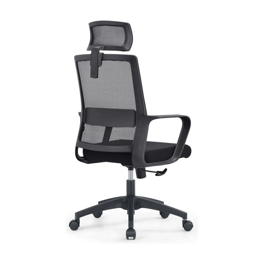 Silla Cleo en perspectiva, con asiento de espuma inyectada y base de nylon