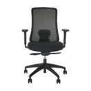 Silla Dalia negra vista frontal, con apoyabrazos 3D y asiento tapizado en tela