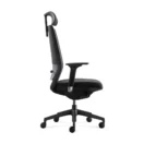 Silla Saga vista lateral, con respaldo de marco dual y mecanismo sincronico