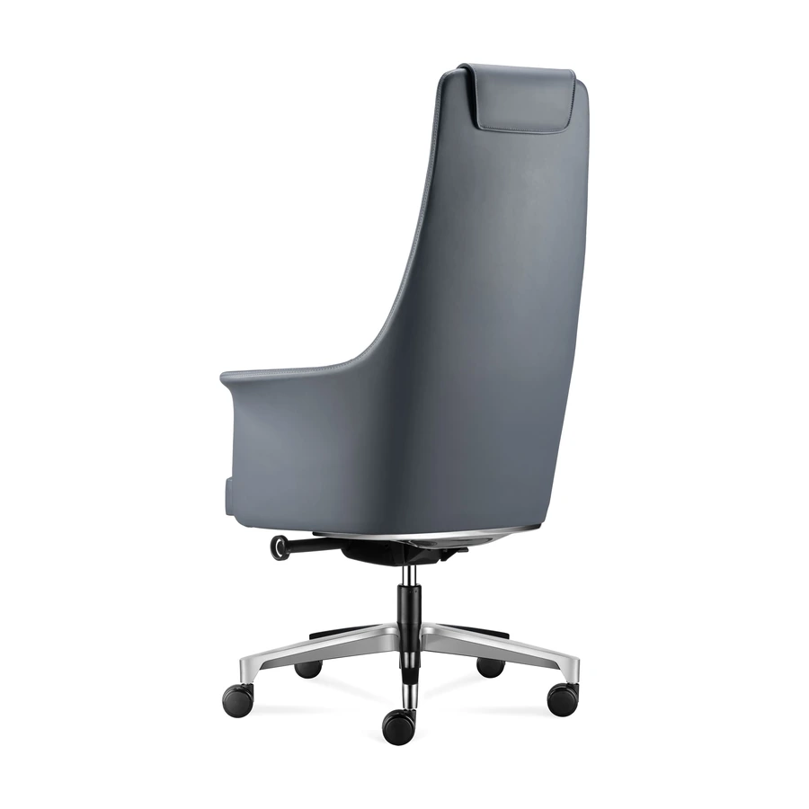 Sillon Accord en perspectiva, con base de aluminio pulido de cinco puntas